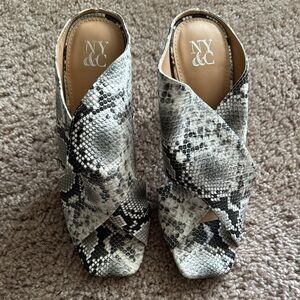 New York & Company Black and Gray Heels Snakeskin Pattern